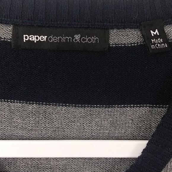 Paper Denim & Cloth Blue Stripe V-Neck Long Sleeve Pullover Light Weight Sweater - Picture 4 of 10